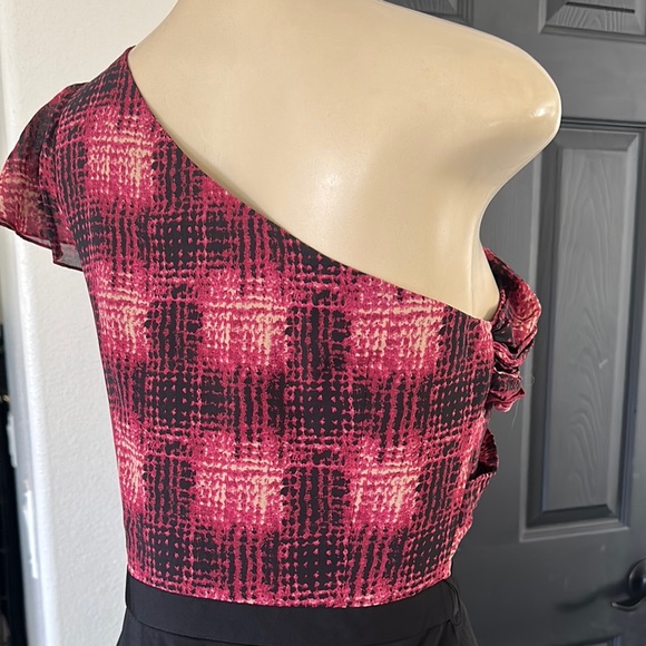 Bebe One-Shoulder Red and Black Dress - Picture 5 of 7